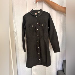 Black Levi’s dress